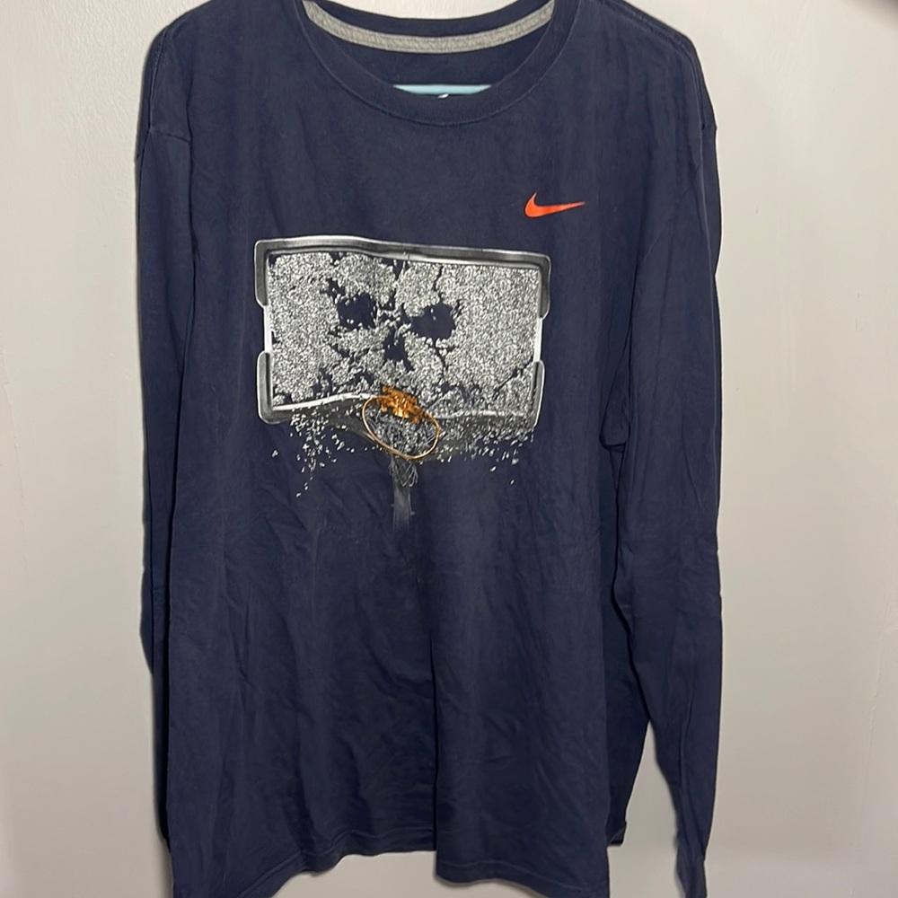 Nike basketball long sleeve graphic-t